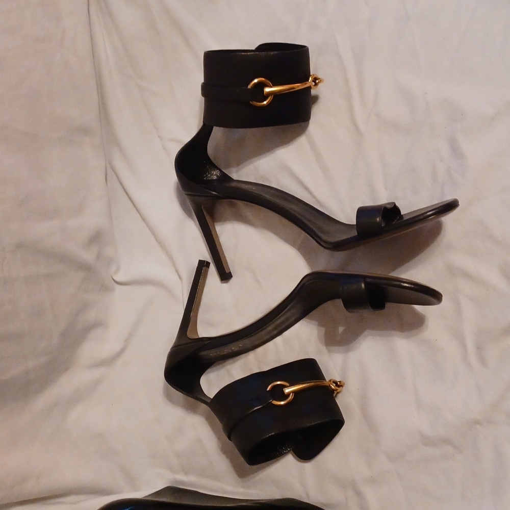 Gucci - Picture 3 of 4